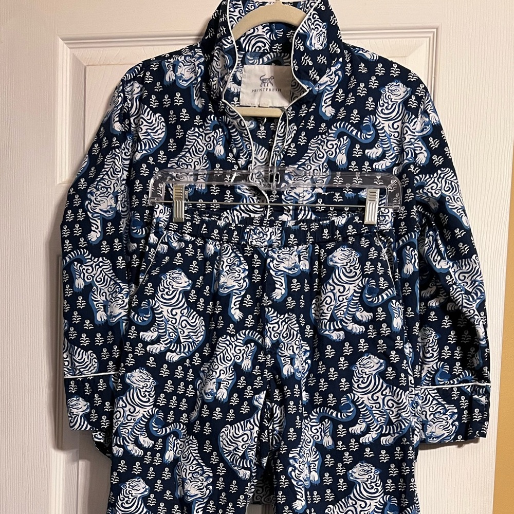 Printfresh Dark Blue Tiger Queen Size XS Petite- Like New!